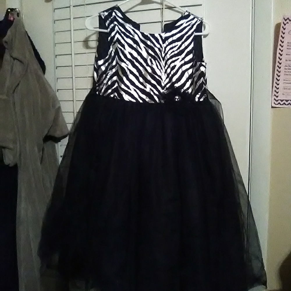 Girl's dress